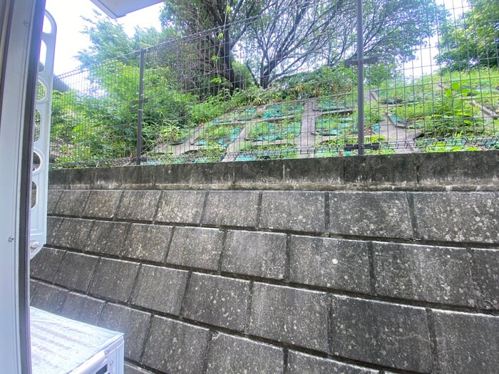 物件内観写真13　(室内からの展望)