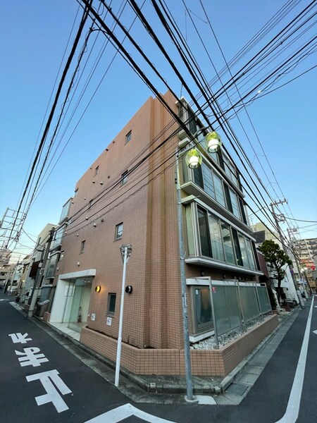 ﾗｸﾞｼﾞｭｱﾘ-ｱﾊﾟ-ﾄﾒﾝﾄ若林CQ(303)外観写真