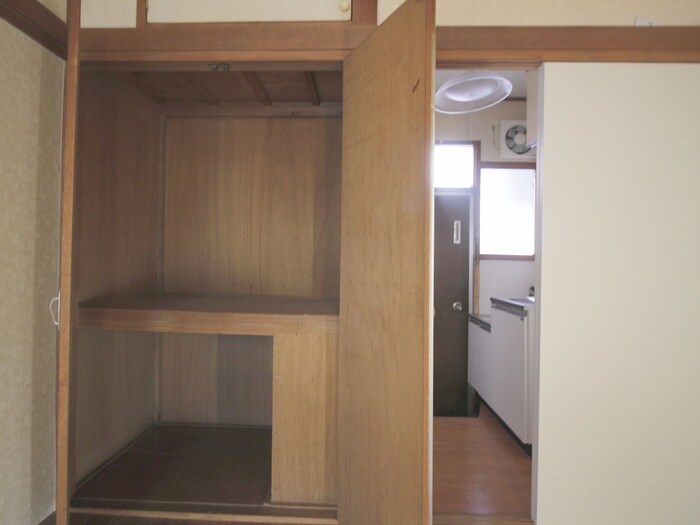 物件内観写真6　(収納)