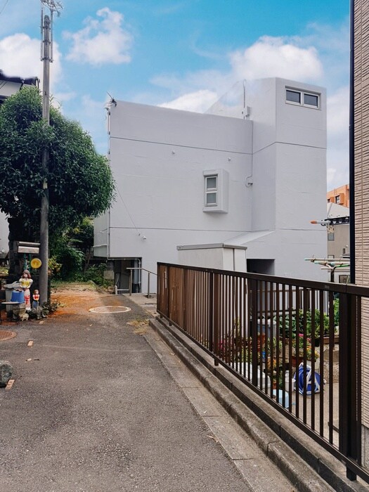 物件外観写真3　(駐車場)