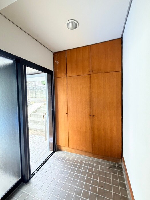物件内観写真15　(玄関)