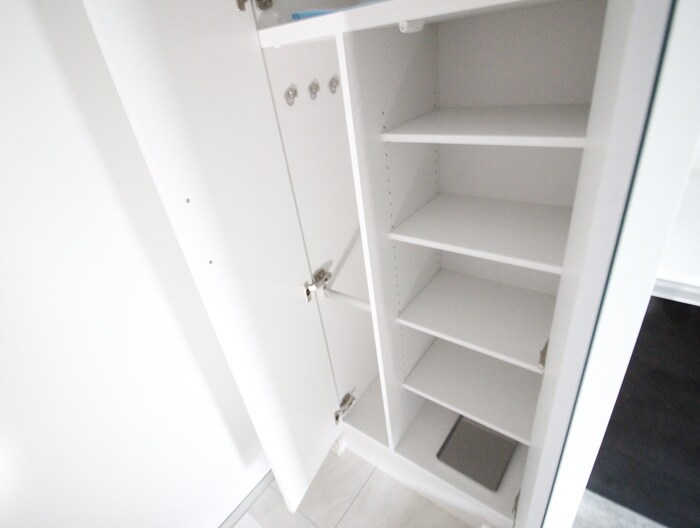 物件内観写真14　(靴箱)