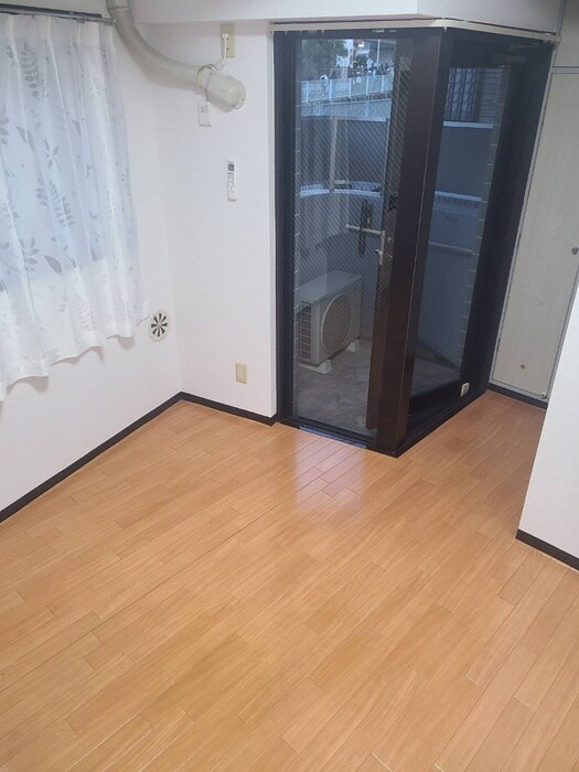 物件内観写真4　(居室)