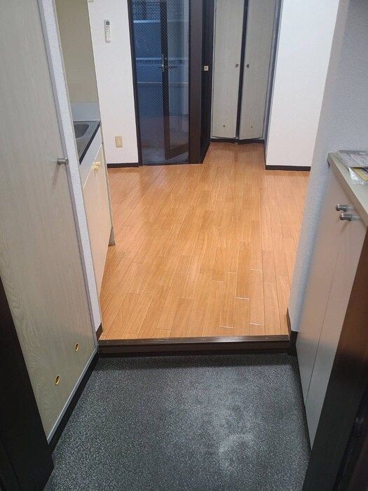 物件内観写真16　(玄関)