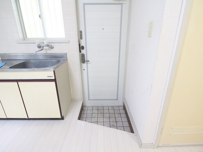 物件内観写真15　(玄関)