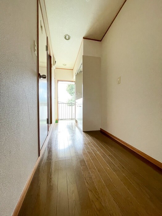 物件内観写真21　(廊下)