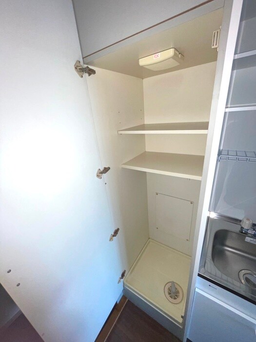 物件内観写真13　(洗濯機置場)