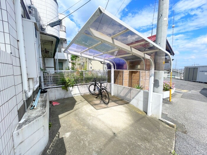 物件外観写真4　(駐輪場)