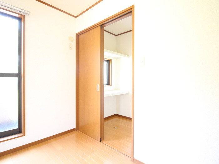 物件内観写真10　(収納)