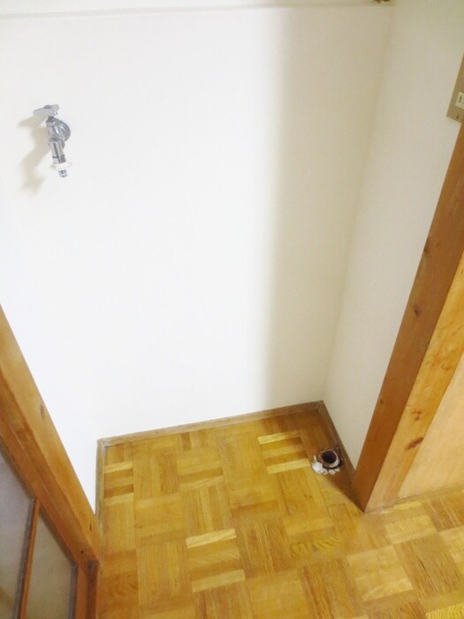 物件内観写真13　(洗濯機置場)