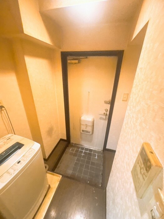 物件内観写真7　(玄関)