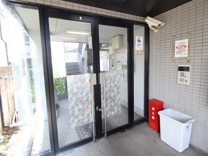 物件外観写真4　(エントランス部分)