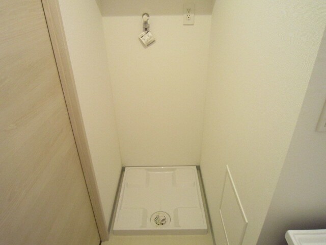 物件内観写真9　(洗濯機置場)