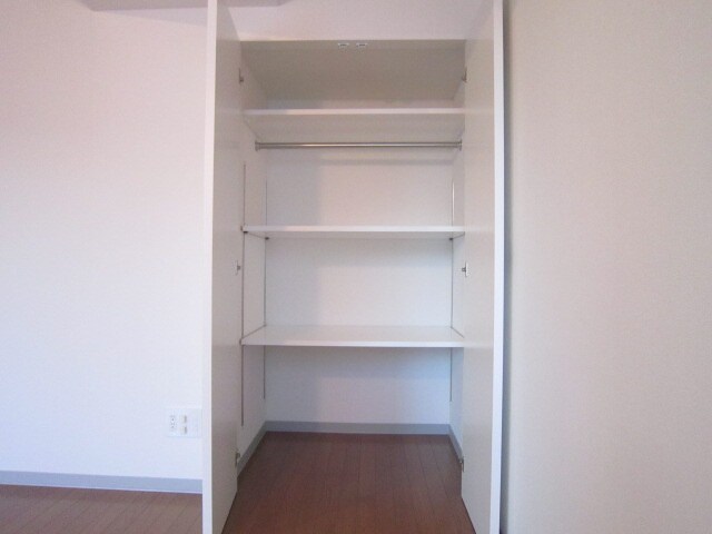 物件内観写真13　(収納)