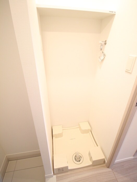 物件内観写真15　(洗濯機置場)