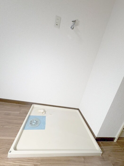 物件内観写真15　(洗濯機置場)