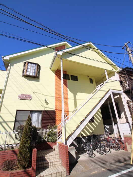 物件外観写真2　(エントランス部分)