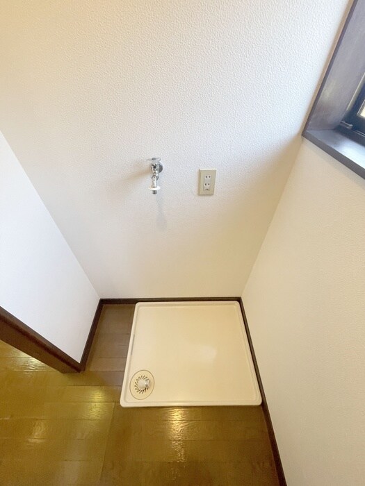 物件内観写真14　(洗濯機置場)