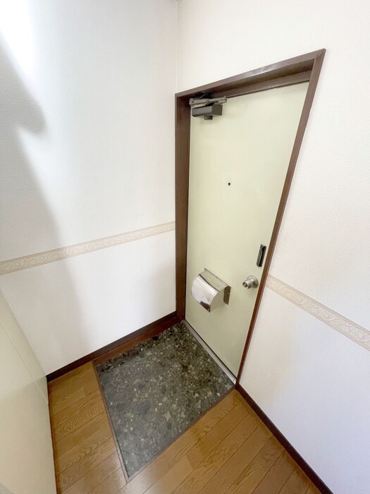 物件内観写真17　(玄関)