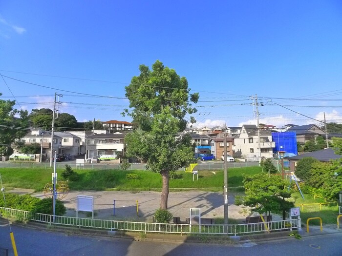 物件内観写真22　(室内からの展望)