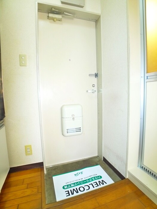 物件内観写真16　(玄関)