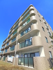 Ａｓｔｅｅ　Ｒｏｙａｌの外観写真