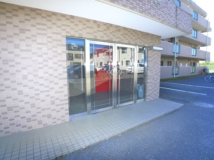 物件外観写真4　(エントランス部分)