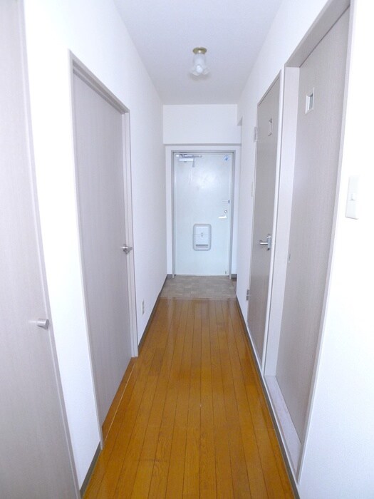 物件内観写真16　(廊下)
