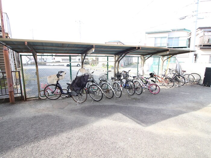 物件外観写真4　(駐輪場)