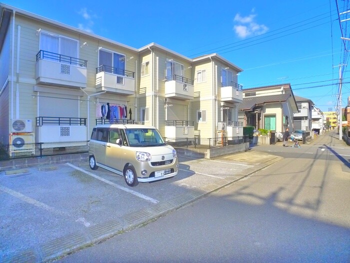 物件外観写真2　(駐車場)