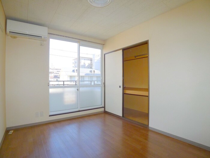 物件内観写真10　(室内からの展望)