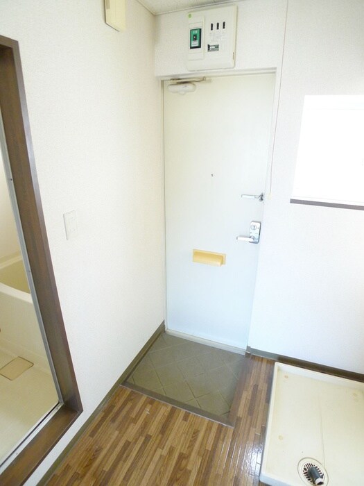 物件内観写真16　(玄関)