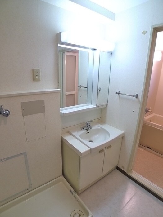 物件内観写真13　(洗濯機置場)