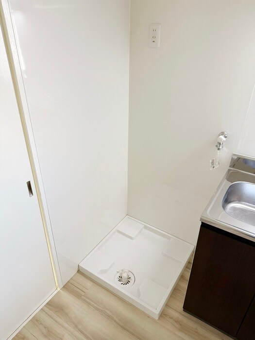 物件内観写真16　(洗濯機置場)