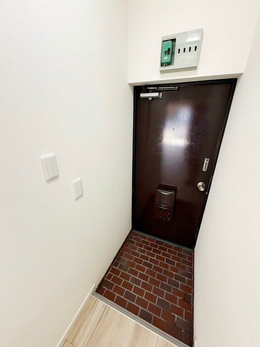 物件内観写真18　(玄関)