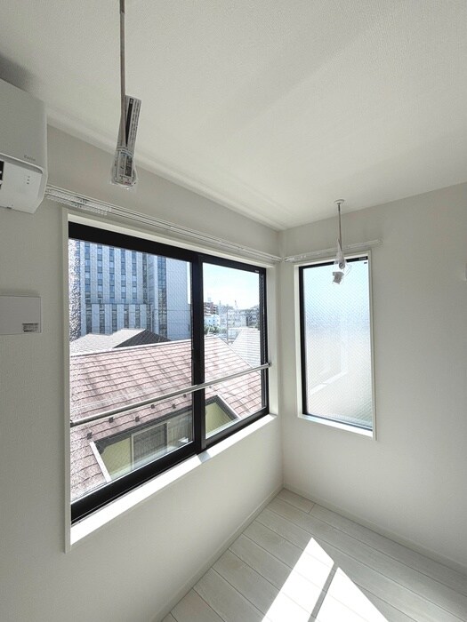 物件内観写真16　(室内からの展望)