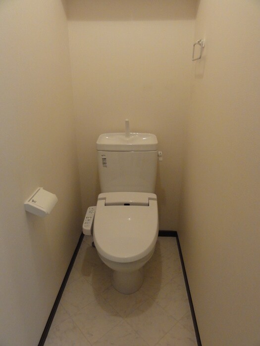 物件内観写真8　(トイレ)