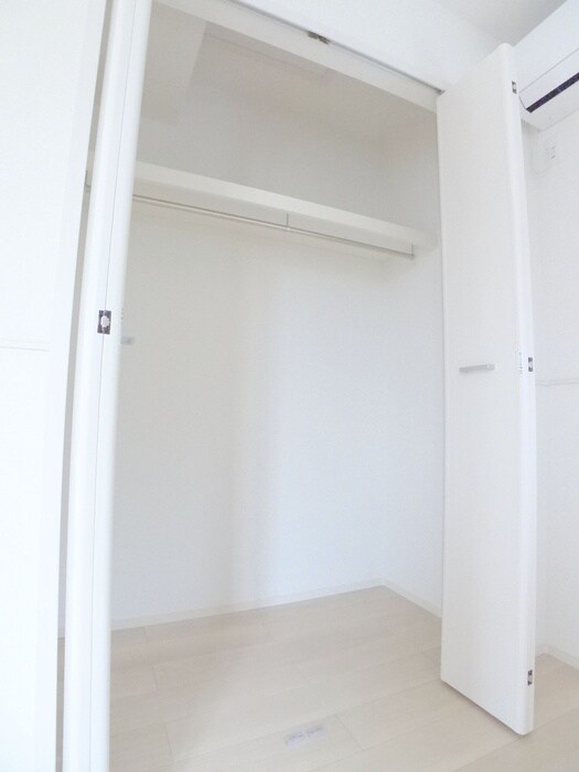 物件内観写真12　(収納)