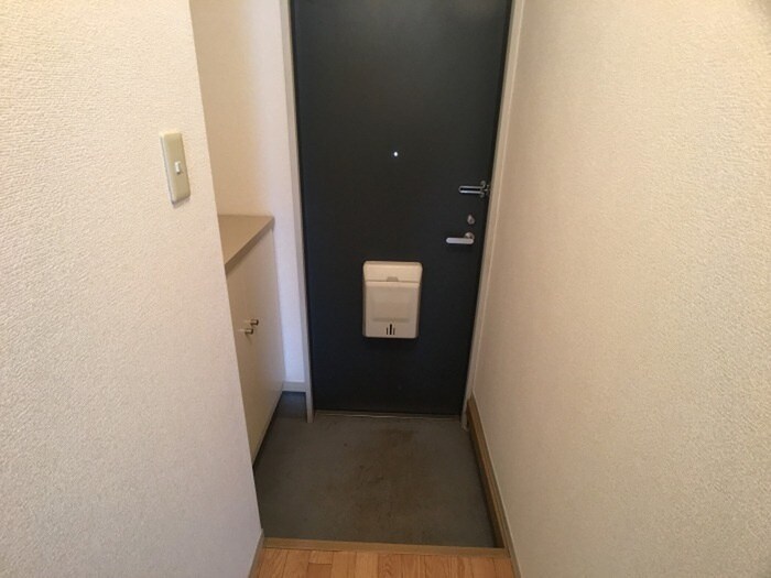 物件内観写真16　(玄関)
