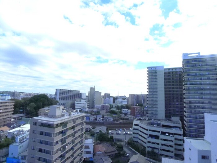 物件内観写真20　(室内からの展望)