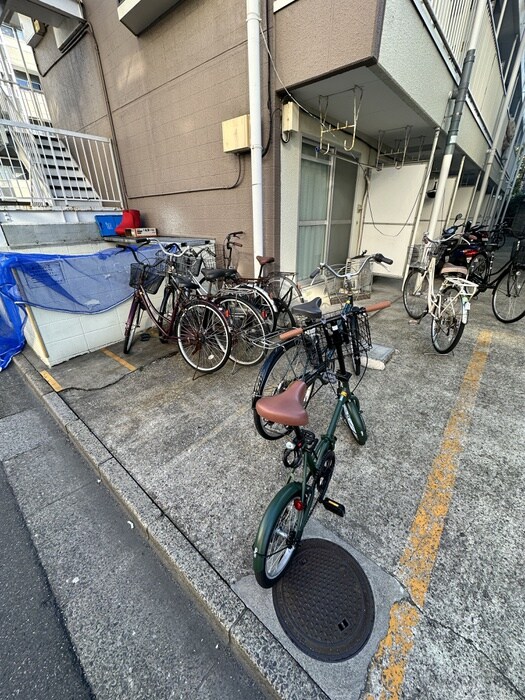 物件外観写真5　(駐輪場)