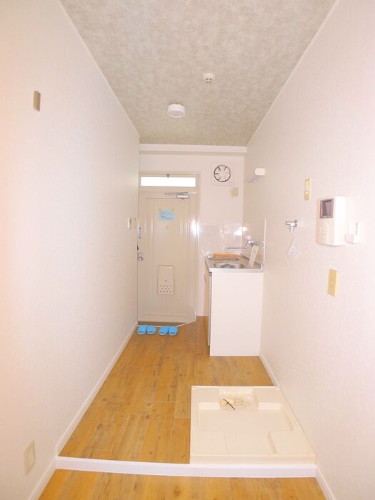 物件内観写真11　(洗濯機置場)