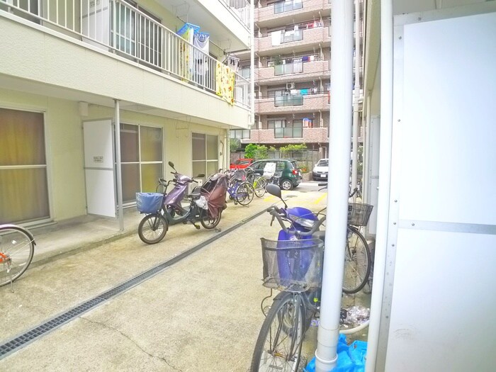 物件内観写真16　(室内からの展望)