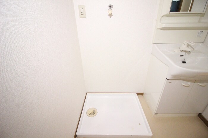 物件内観写真10　(洗濯機置場)