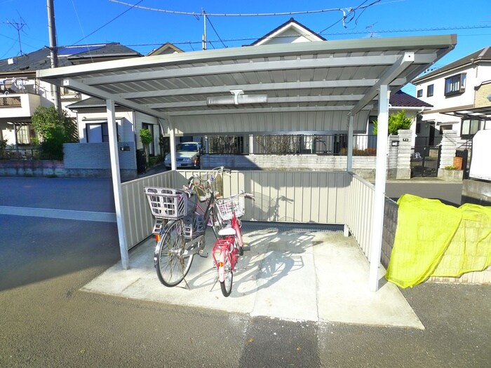 物件外観写真5　(駐車場)