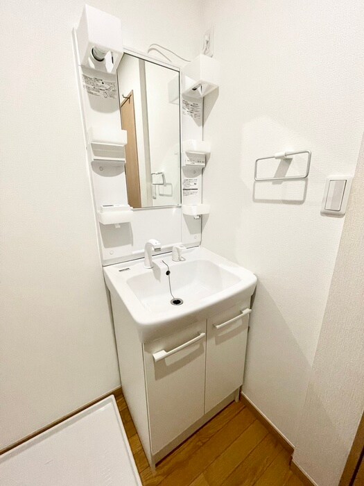 物件内観写真8　(洗面)