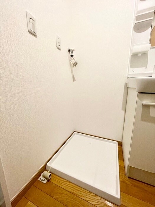 物件内観写真11　(洗濯機置場)