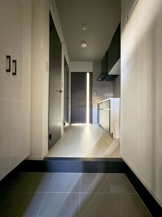 物件内観写真7　(玄関)