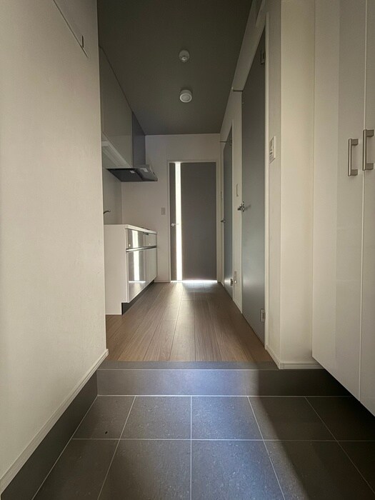 物件内観写真7　(玄関)