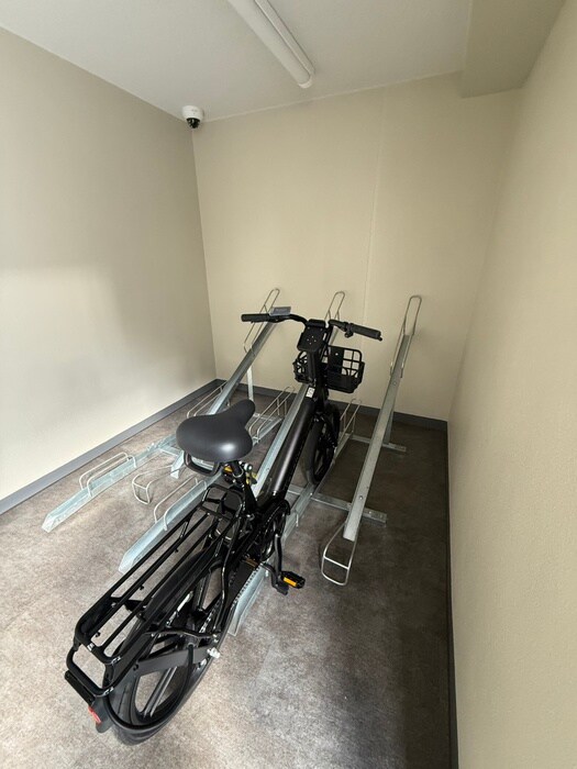 物件外観写真6　(駐輪場)